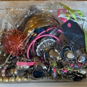 1LB 4 oz Women's misc Jewelry Set - Gold, Silver, Pink